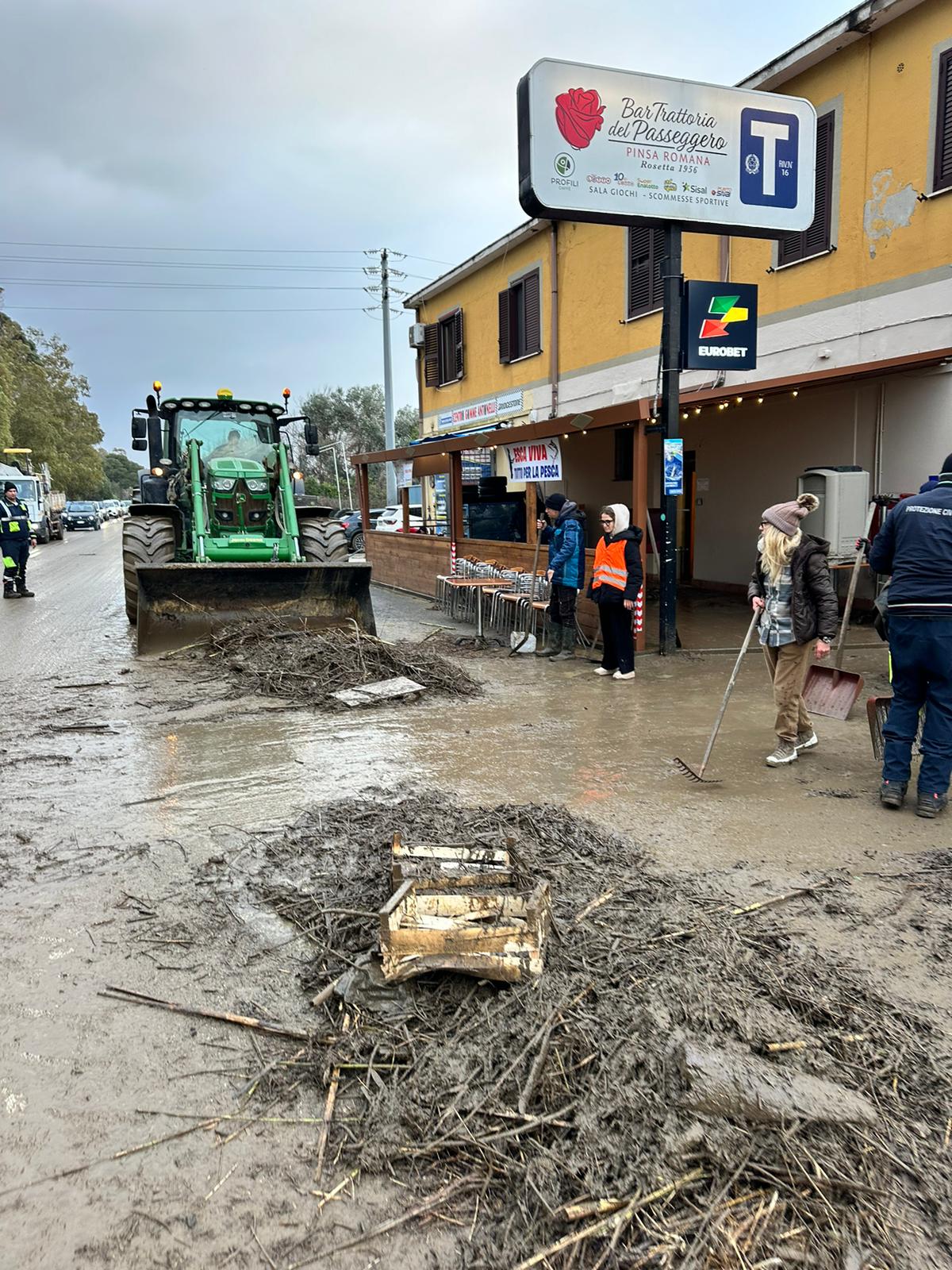 Allagamenti tra Cerveteri e Santa Marinella: fossi esondati e strade sommerse (VIDEO) 3 Allagamenti tra Cerveteri e Santa Marinella: fossi esondati e strade sommerse (VIDEO) 3