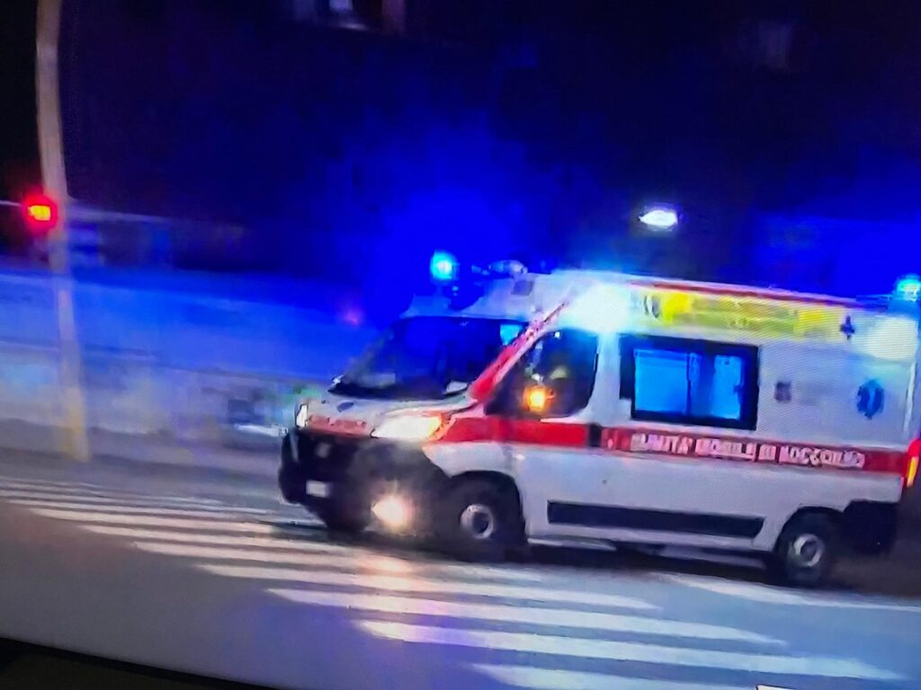 Uomo trovato morto per strada nella notte a Roma: si indaga per overdose 1