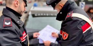 Ruba auto con chiavi inserite, "tradito" dalla tecnologia: 58enne arrestato a Roma