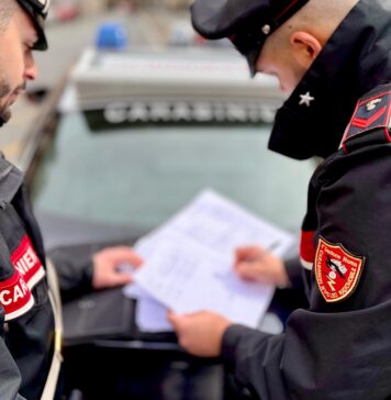 Ruba auto con chiavi inserite, "tradito" dalla tecnologia: 58enne arrestato a Roma