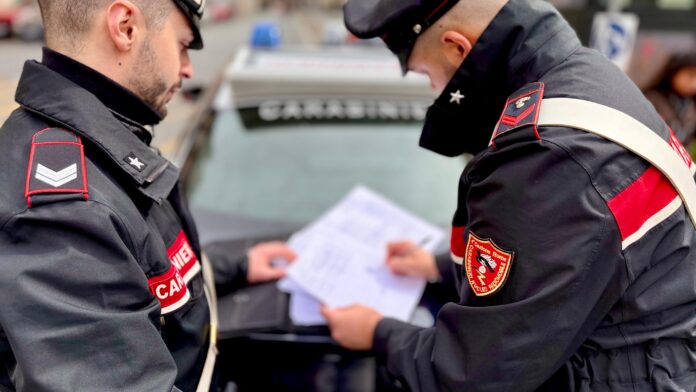 Ruba auto con chiavi inserite, "tradito" dalla tecnologia: 58enne arrestato a Roma