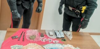 Sorpreso mentre cede droga: giovane di Tor San Lorenzo arrestato dai Carabinieri
