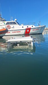 Porto di Anzio, drone marino mangia plastica in azione per la pulizia dell'acqua 1