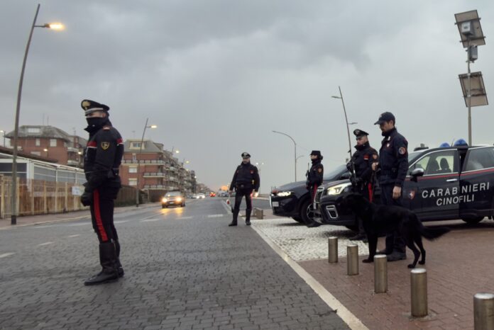 Blitz dei carabinieri a Ostia: quattro arresti e droga sequestrata
