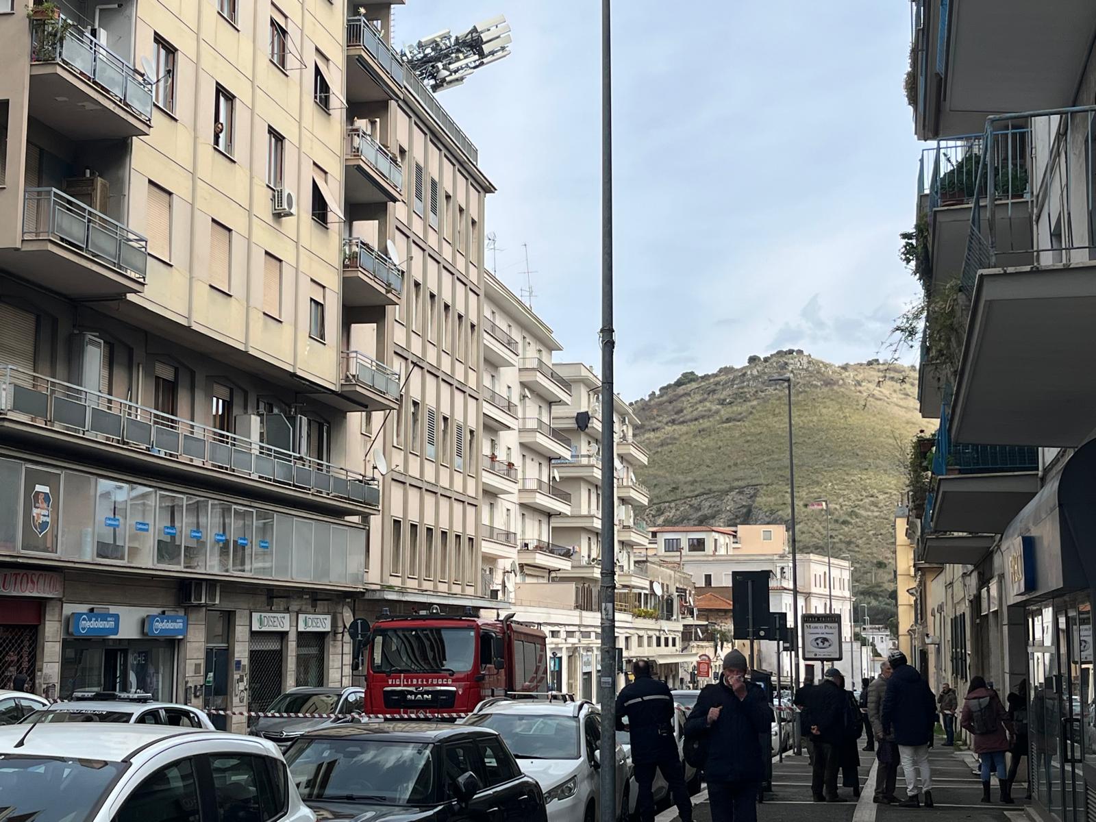 Operazione complessa sul ripetitore pericolante: ripresa la circolazione a Tivoli 2