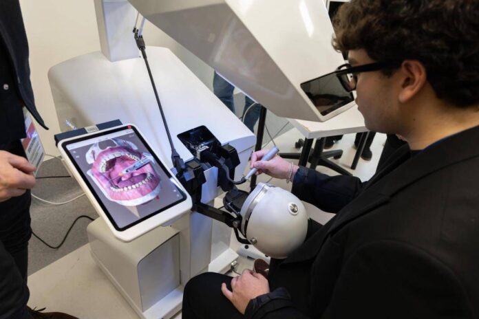 Al Campus Bio-Medico di Roma l’odontoiatria tra realtà virtuale e immersiva