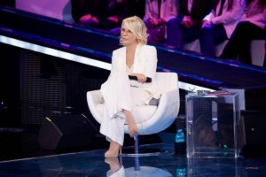 Guida Tv 4 aprile 2026: programmi da non perdere stasera in chiaro e su Sky 2