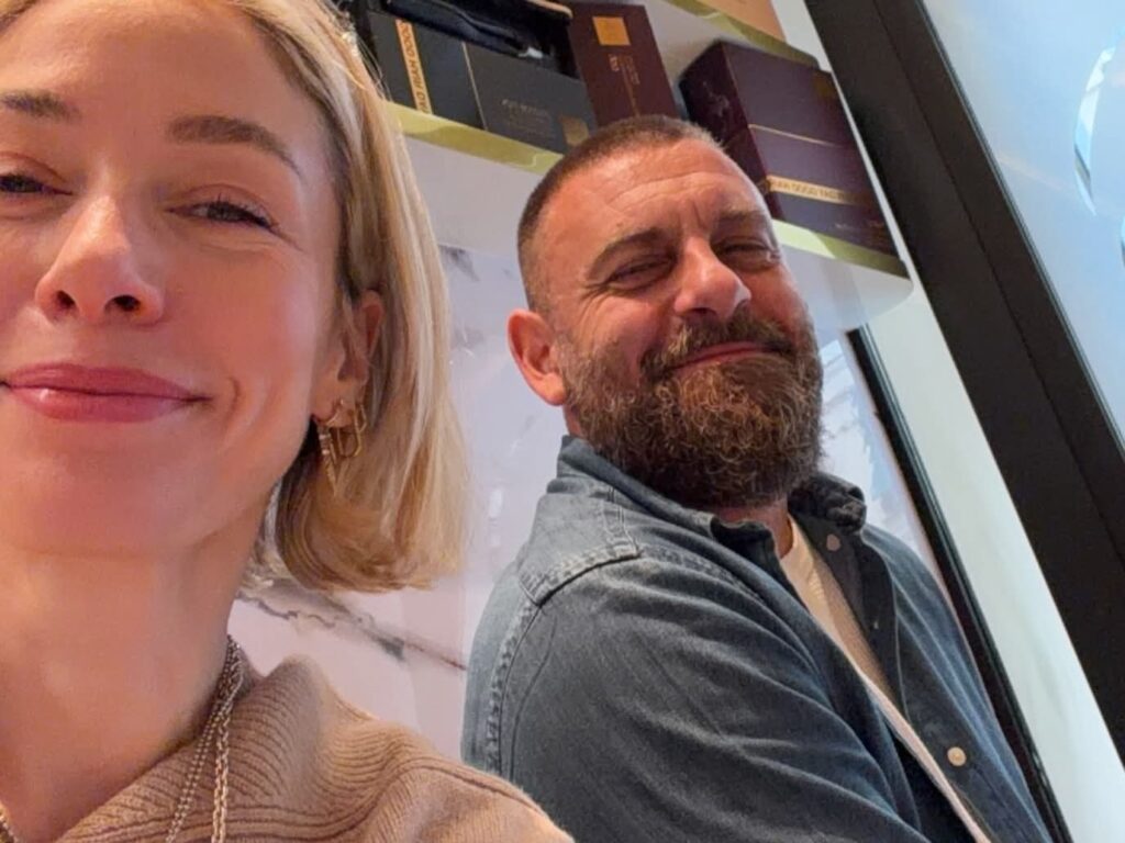 Dichiarazione d'amore a Daniele De Rossi a Genova: "Pensa che bello stare un po' separati" 1 Dichiarazione d'amore a Daniele De Rossi a Genova: "Pensa che bello stare un po' separati" 1