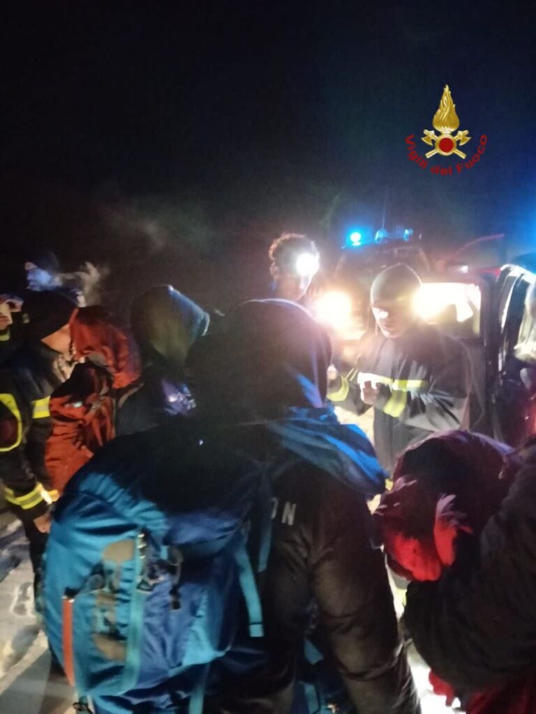 Semi-assiderati si perdono sui Simbruini: quattro ragazzi salvati dai vigili del fuoco 1