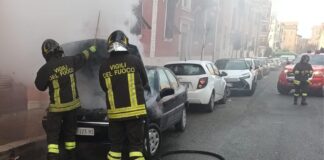 Auto a fuoco a Civitavecchia e Santa Marinella: rischi evitati per un soffio per veicoli vicini
