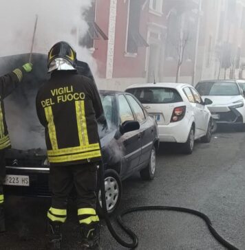 Auto a fuoco a Civitavecchia e Santa Marinella: rischi evitati per un soffio per veicoli vicini