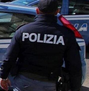 Rapina a Fiumicino in un condominio: arrestati due cittadini ucraini dalla Polizia I due cittadini ucraini sono stati rintracciati dalla Polizia in un appartamento insieme ad altre quattro persone, tutte denunciate dopo la rapina a Fiumicino