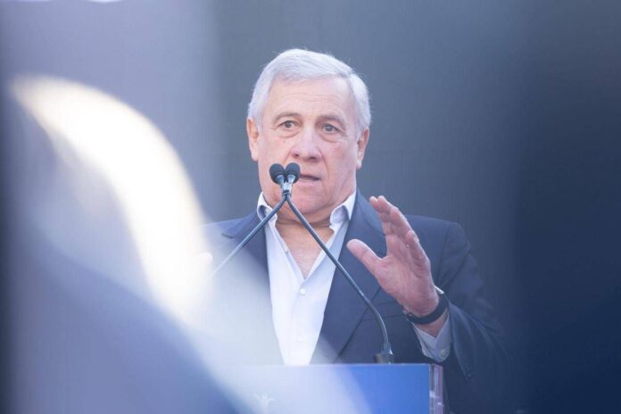 Iran, Tajani: “Leali con Usa ma guerra non è di competenza Nato. No a missione a Hormuz, serve soluzione Onu”