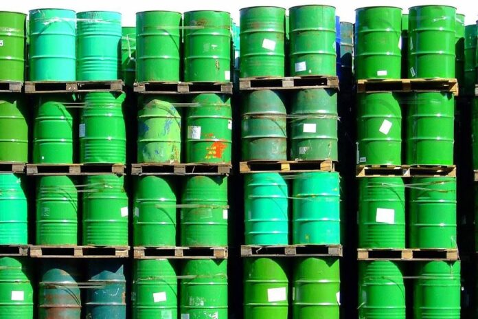 Iran, crisi petrolio e boom prezzi: sbloccate riserve per 400 milioni di barili