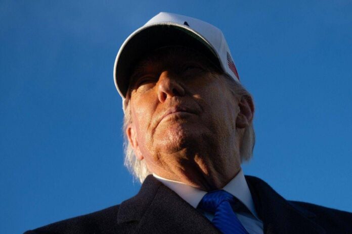 La ‘linea diretta’ con Trump, tutti i giornalisti hanno il numero privato del presidente a Washington