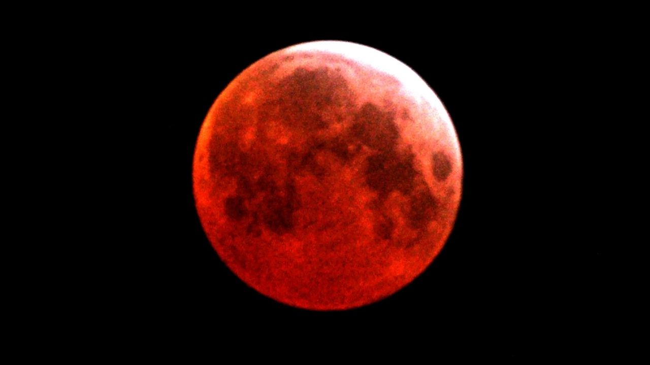 In arrivo la Luna (Piena) di Sangue: ecco quando vedere l'eclissi totale dall'Italia 1 Luna di sangue 2026