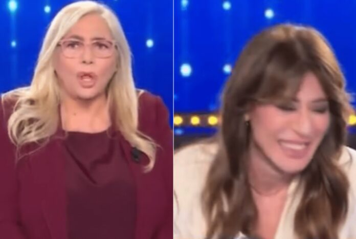 Mara Venier, gaffe in diretta: sente squillare il telefono ma…