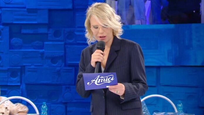 Maria De Filippi Amici 25
