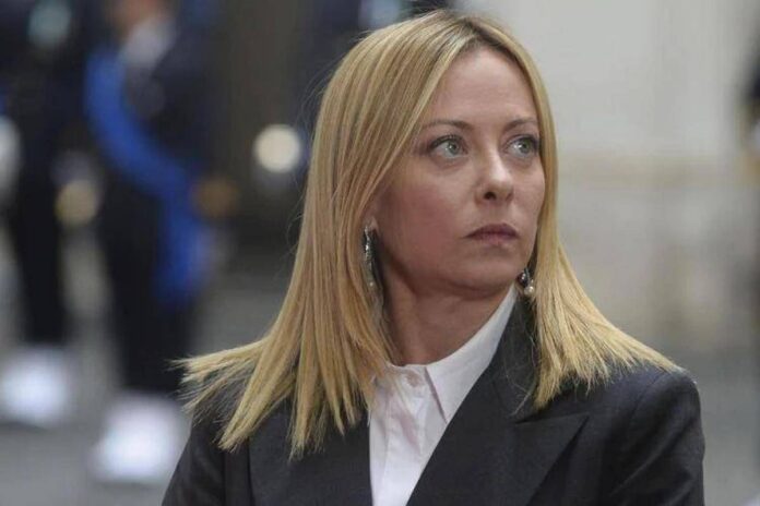 Meloni: “Auspico che anche Santanchè si dimetta”. Delmastro e Bartolozzi lasciano