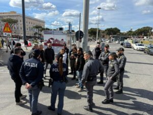 Operazione interforze a Roma per sicurezza e decoro: 2 arresti e controlli a tappeto (VIDEO) 1