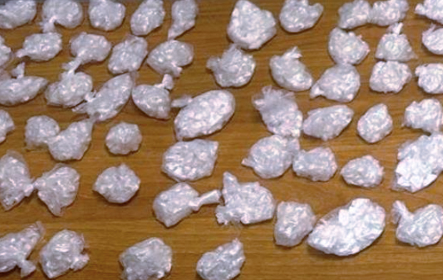 Maxi sequestro di 1800 dosi di cocaina: in un soppalco di Roma il tesoro di un grossista dell'oro bianco (FOTO) 1 Maxi sequestro di 1800 dosi di cocaina: in un soppalco di Roma il tesoro di un grossista dell'oro bianco (FOTO) 1