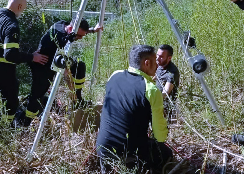 Terrore a Ponte Galeria: passeggia con il marito e precipita in un profondo pozzo fantasma (FOTO) 2