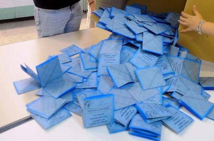 Sondaggio politico, Fratelli d’Italia cala e Pd cresce