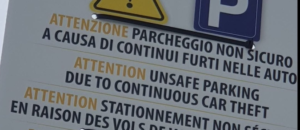 A Ostia spunta un avviso: “Attenzione, continui furti in auto” 1 A Ostia spunta un avviso: “Attenzione, continui furti in auto” 1