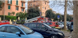 Cedimento strutturale in una palazzina del centro di Ostia: verifiche in corso e famiglie in strada 2