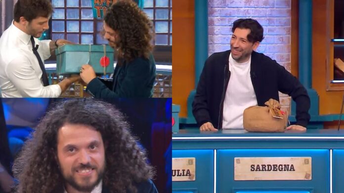 affari tuoi cp Affari Tuoi 7 marzo, Davide sfiora un super pacco nero ma vince lo stesso con lo zampino di Gennarino
