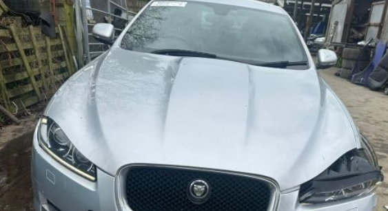auto jaguar rubata