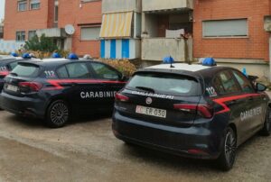 https://canaledieci.it/2026/03/31/ruba-una-carta-di-credito-poi-entra-in-alcuni-negozi-di-piazza-vittorio-41enne-arrestato-dai-carabinieri/