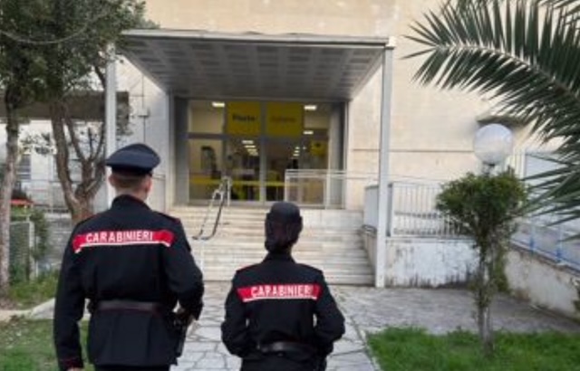 Rapina a Montesacro: banditi armati rubano 50mila euro e una pistola 1 Rapina a Montesacro: banditi armati rubano 50mila euro e una pistola 1