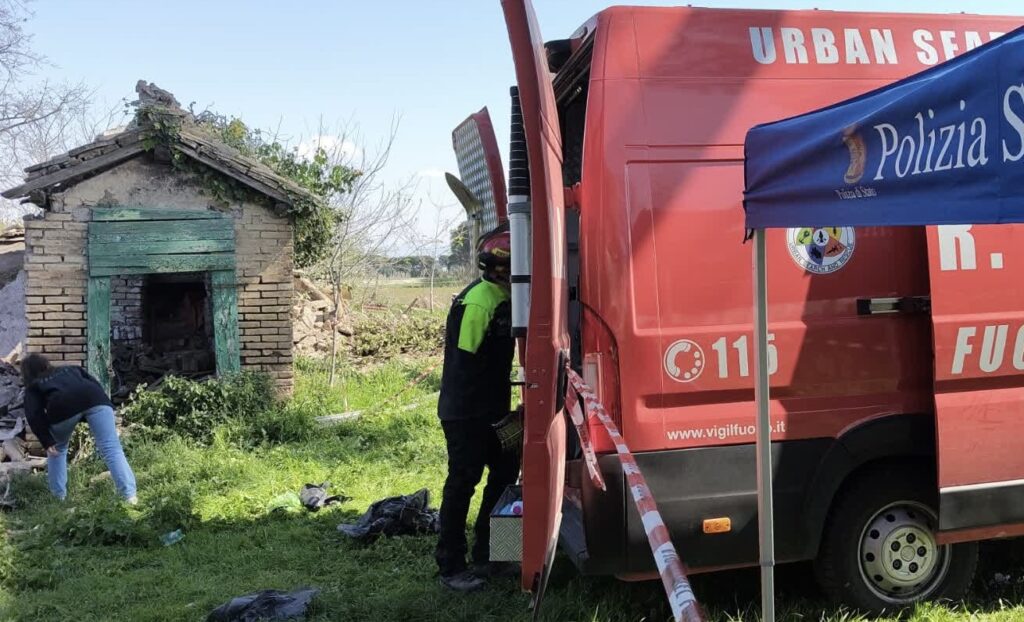 Anarchici morti al Parco degli Acquedotti: maneggiavano una bomba a alto potenziale 1 Anarchici morti al Parco degli Acquedotti: maneggiavano una bomba a alto potenziale 1