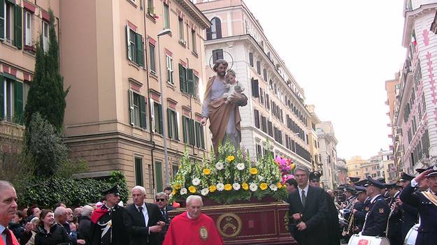 Festa di San Giuseppe al Trionfale: tra le reliquie del santo esposte, falò e bancarelle 1