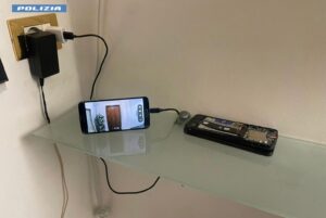 Pusher hi-tech per filtrare clienti: Polizia smantella basi di spaccio a Roma est (VIDEO) 1