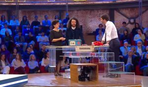 Affari Tuoi 7 marzo, Davide sfiora un super pacco nero ma vince lo stesso con lo zampino di Gennarino 2 Affari Tuoi 7 marzo, Davide sfiora un super pacco nero ma vince lo stesso con lo zampino di Gennarino 2