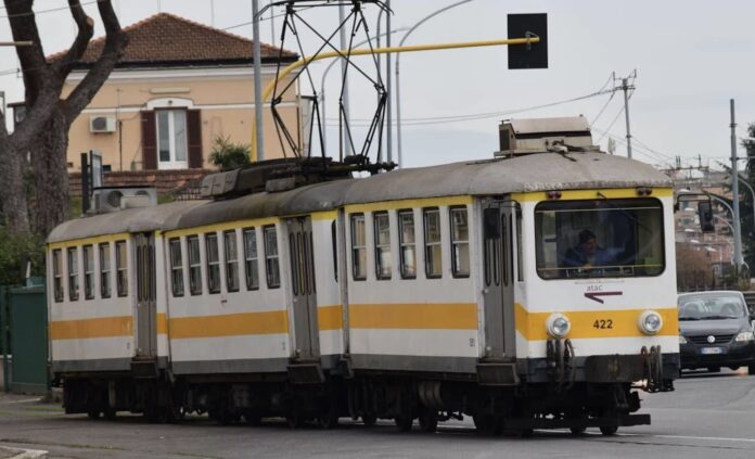 trenino giallo