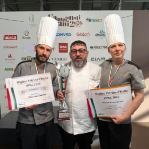 Dal litorale romano ai vertici nazionali del gusto Vincenzo primeggia con la sua colomba pasquale 2 Dal litorale romano ai vertici nazionali del gusto Vincenzo primeggia con la sua colomba pasquale 2