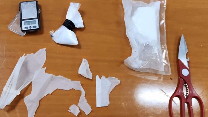 Droga smerciata via chat e kit pronti per consegne al volo: smantellate basi di spaccio tra Roma e provincia