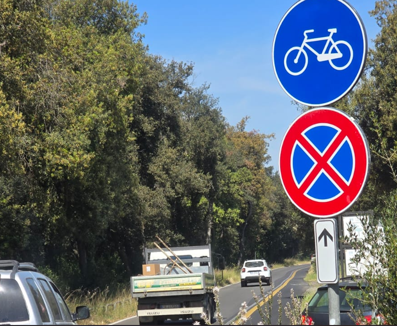 Pista ciclabile vietata alle bici: a Castelfusano il colmo del codice della strada 2
