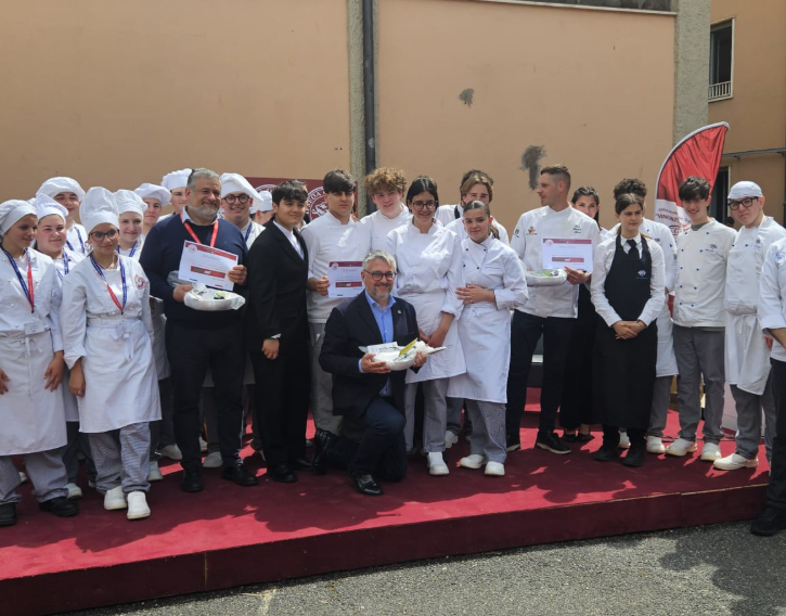 "Storie nel Piatto”, trionfo dell’Istituto Alberghiero Castel Fusano: giovani chef protagonisti del Made in Italy 3 "Storie nel Piatto”, trionfo dell’Istituto Alberghiero Castel Fusano: giovani chef protagonisti del Made in Italy 3