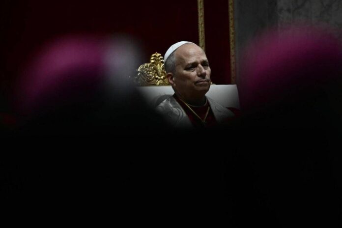 L’appello del Papa ai potenti del mondo: “Stop a riarmo e follia della guerra, chi prega non uccide”