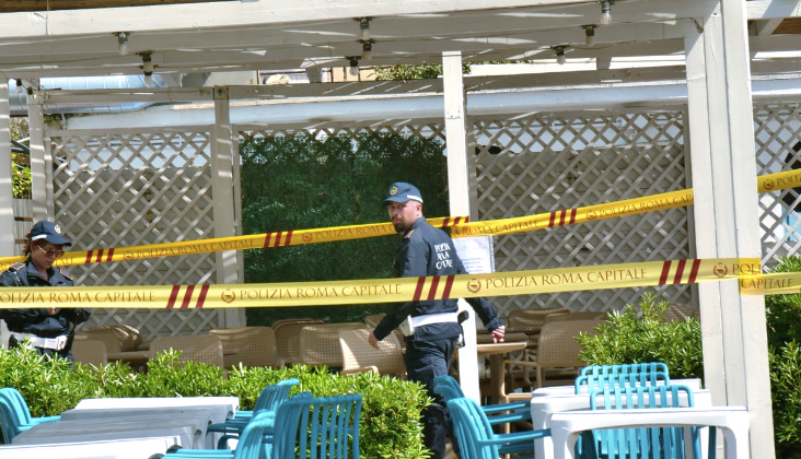 Sigilli allo stabilimento "La Caletta" di Ostia: sequestro per abusi edilizi e occupazione del demanio marittimo (VIDEO) 1 Sigilli allo stabilimento "La Caletta" di Ostia: sequestro per abusi edilizi e occupazione del demanio marittimo (VIDEO) 1
