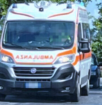 Incidente tra scooter e auto ad Acilia: un ferito