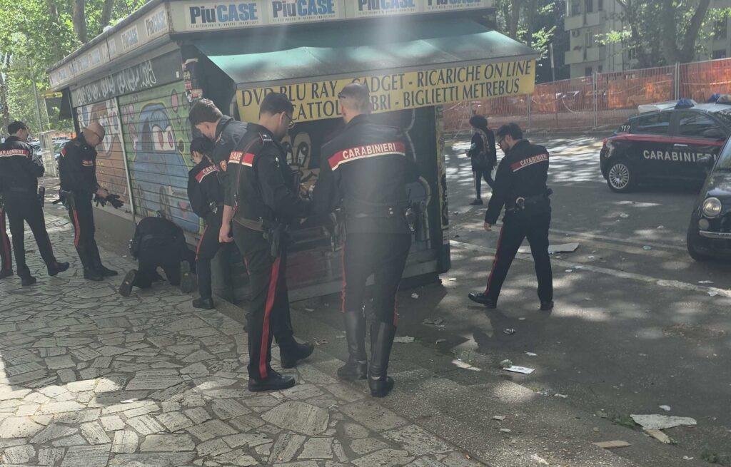 Blitz al Quarticciolo: i droni dei carabinieri sovrastano le piazze di spaccio 1