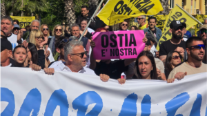 Manifestazione a Ostia contro il mare che non va perché anche “Arcobaleno è famiglia” (VIDEO) 1