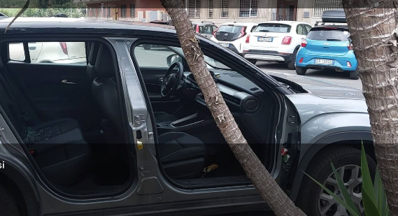 auto saccheggiata