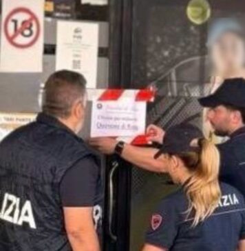 Minori alle slot machine: scatta la chiusura per una nota sala scommesse