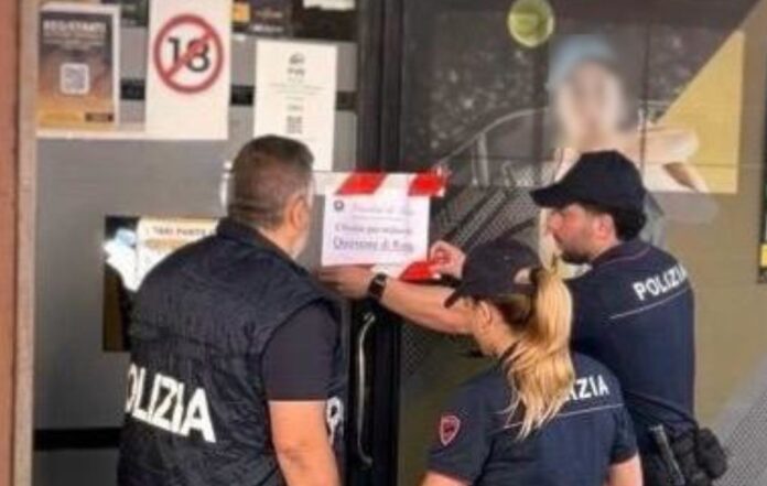 Minori alle slot machine: scatta la chiusura per una nota sala scommesse